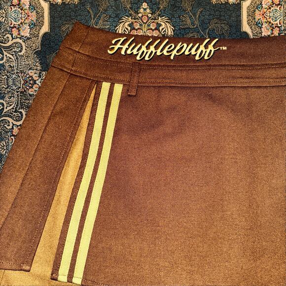 New XL Kyouko Harry Potter Official Hufflepuff Skirt Hogwarts Uniform Skort Slit - Picture 3 of 6